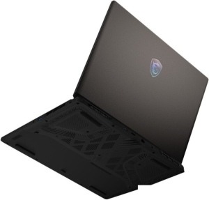 Игровой ноутбук MSI Crosshair A17 HX D8WFKG-037CN